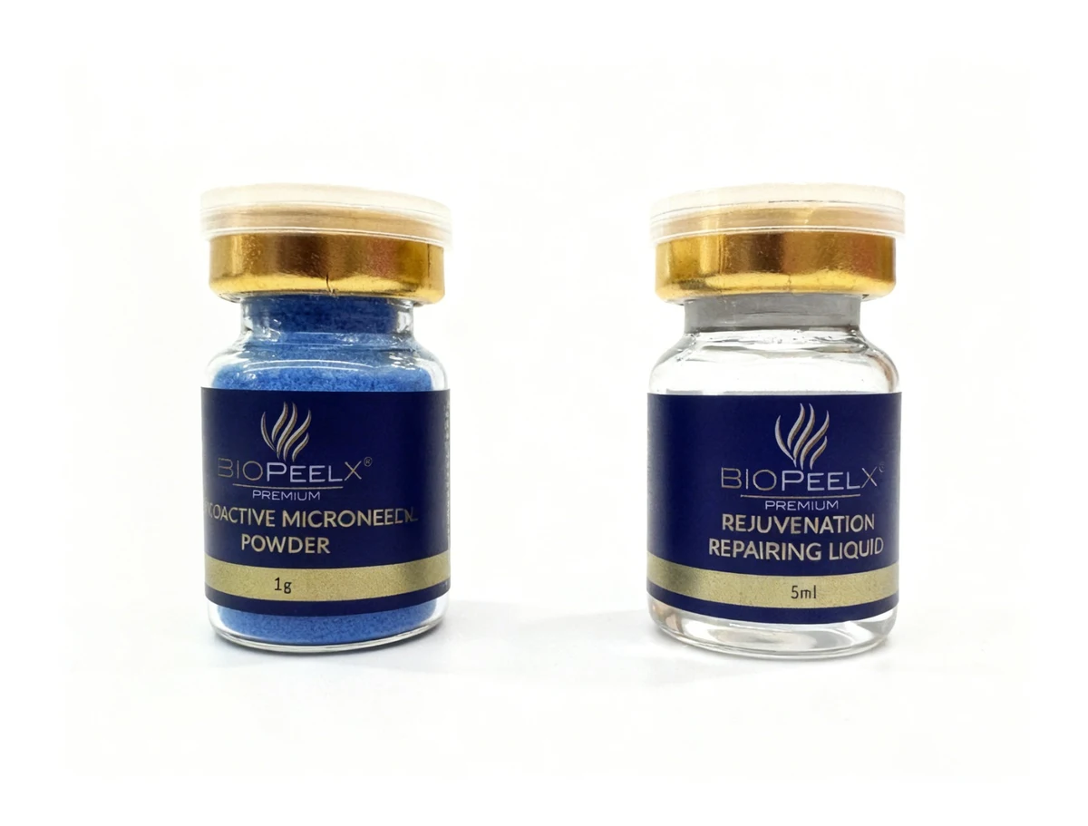 I componenti blu BiopeelX: Phycocyanin Microneedle Powder e Rejuvenation Repairing Liquid